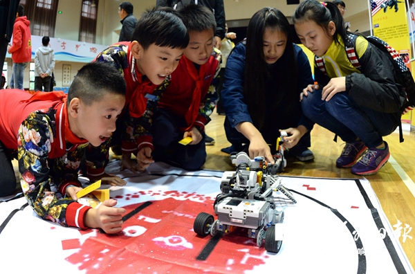 福州青少年科技创新大赛昨开赛　发明创新接地气