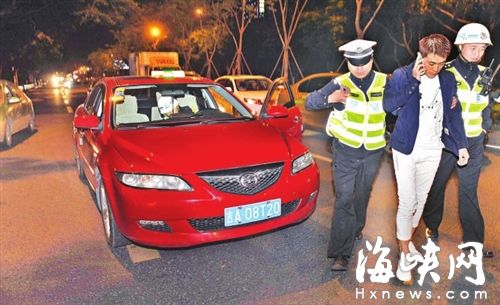 福州市区两处路口 凌晨查处7起酒驾