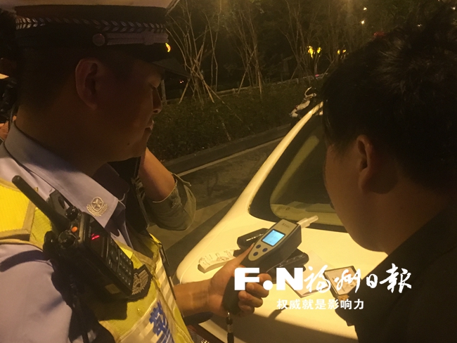 福州交警夜查酒驾 2个多小时查纠醉驾1起酒驾3起