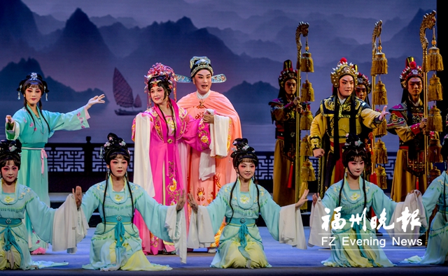 福建民间职业剧团首次亮相戏剧节 闽剧《龙台驸马》上演