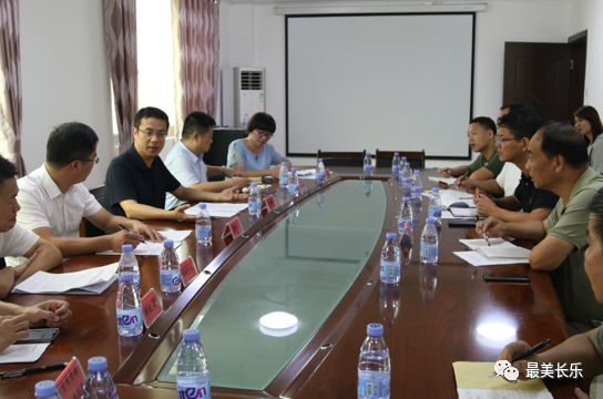 区领导走访挂钩联系乡村振兴试点村