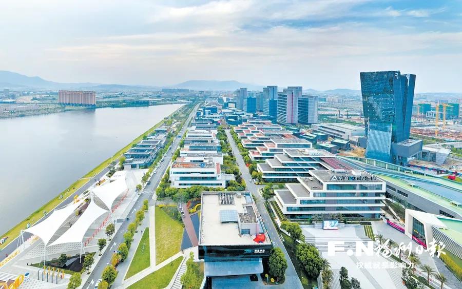 项目建设提速 新城活力四射 滨海新城已竣工项目139个，在建建筑工程约765万平方米