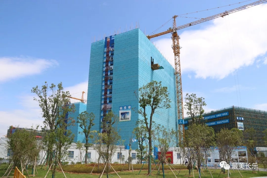 福州滨海新城综合医院（一期）主体结构全面封顶，预计明年8月投用！