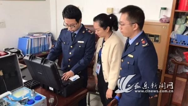 湖南镇市场监管所严抓索证索票工作.webp.jpg