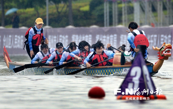 省运会龙舟赛场刮起“榕卷风”　福州包揽12金