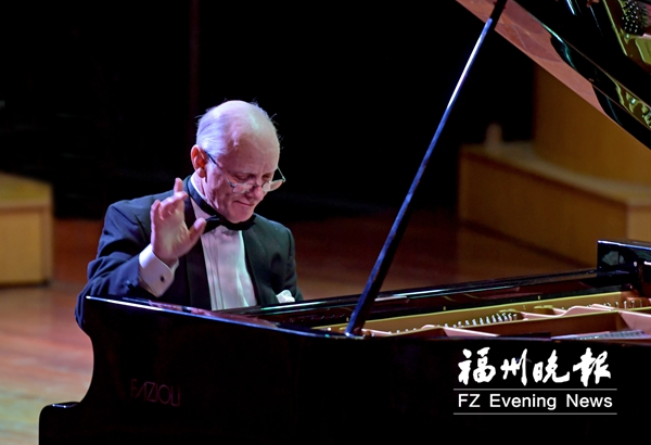 澳大利亚钢琴家沙利文在九日台音乐厅举办音乐会
