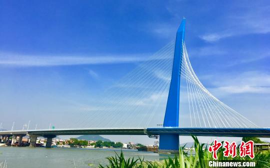 全球最宽单塔斜拉桥在福建漳州建成通车