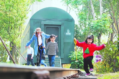 福州首个铁路主题公园成市民游玩好去处