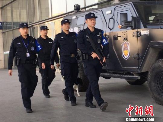 春节假期福州铁路警方查获网上在逃人员50余名