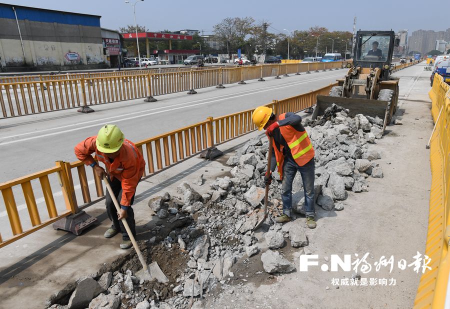 福马路地铁2号线站点沿线路面修复提速