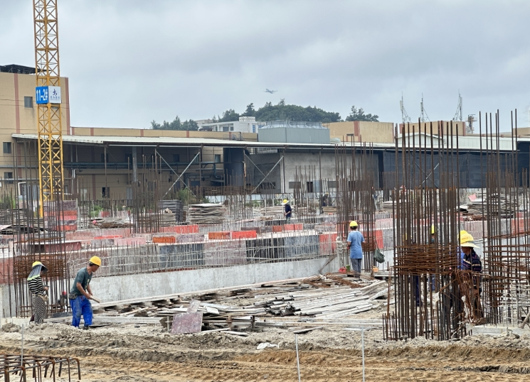 冲刺！省重点项目！8.5万吨锦纶项目现场火力全开