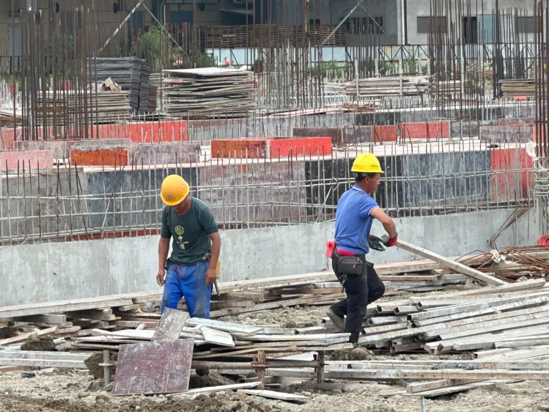 冲刺！省重点项目！8.5万吨锦纶项目现场火力全开