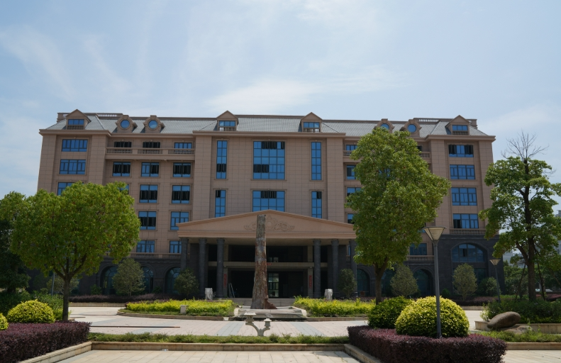 冲刺！省重点项目！8.5万吨锦纶项目现场火力全开