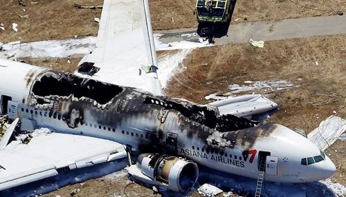 中新网7月8日电 当地时间6日,一架韩亚航空公司波音777型客机在美国