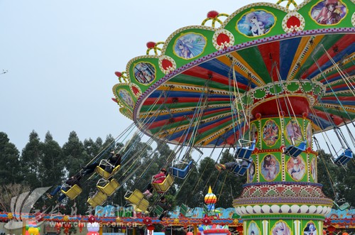 长安游乐园,小朋友玩的high