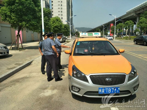 长乐新闻网讯 出租车是城市的流动窗口,为提升我市出租车行业西明