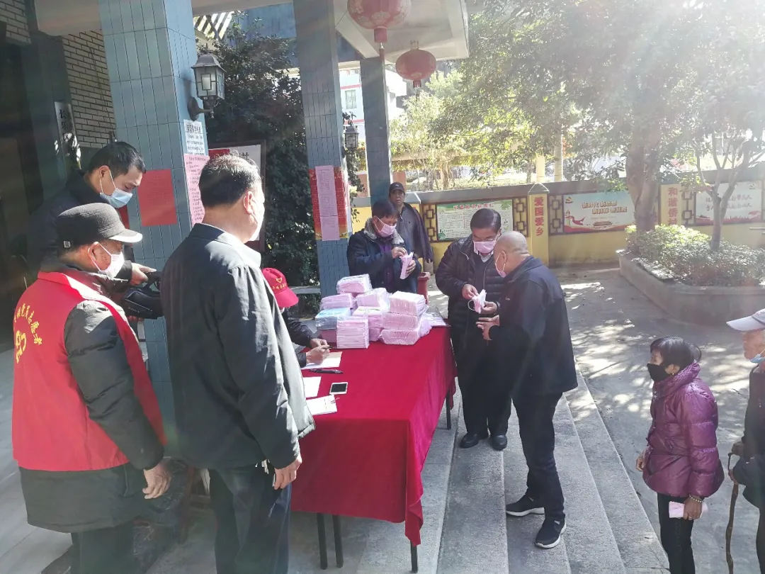 点赞！他们的暖心之举，让抗疫有温情