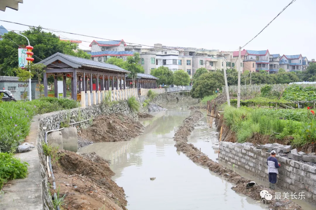 黄石村护坡及木栈道建设工程计划9月前完工