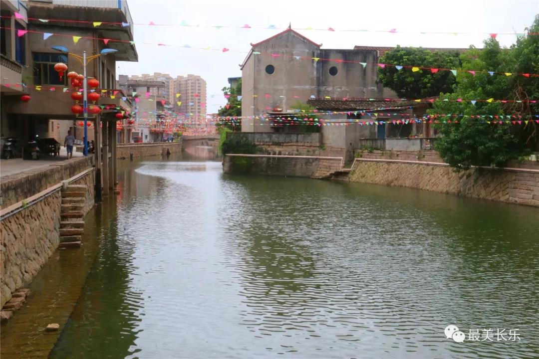 一处河流一处景 碧水清风满眼新 ——我区全面铺开示范河道建设工作并取得良好成效