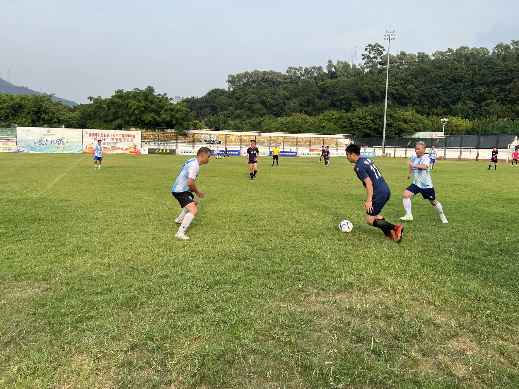 区第十届全民健身运动会“体总杯”城市足球联赛开战