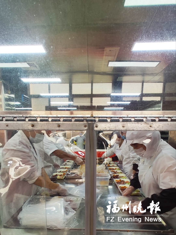 市场监管局抽查福州单餐产量最大集体用餐配送企业
