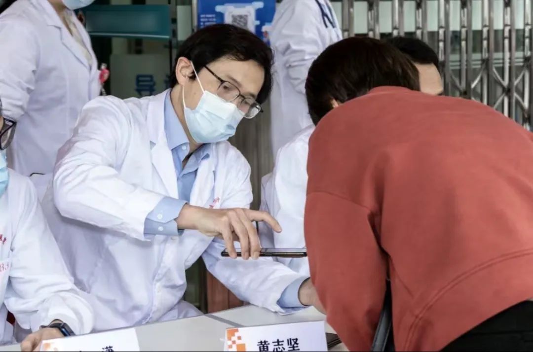 长乐这位乡贤名医带着手上的“绝活”回乡了！