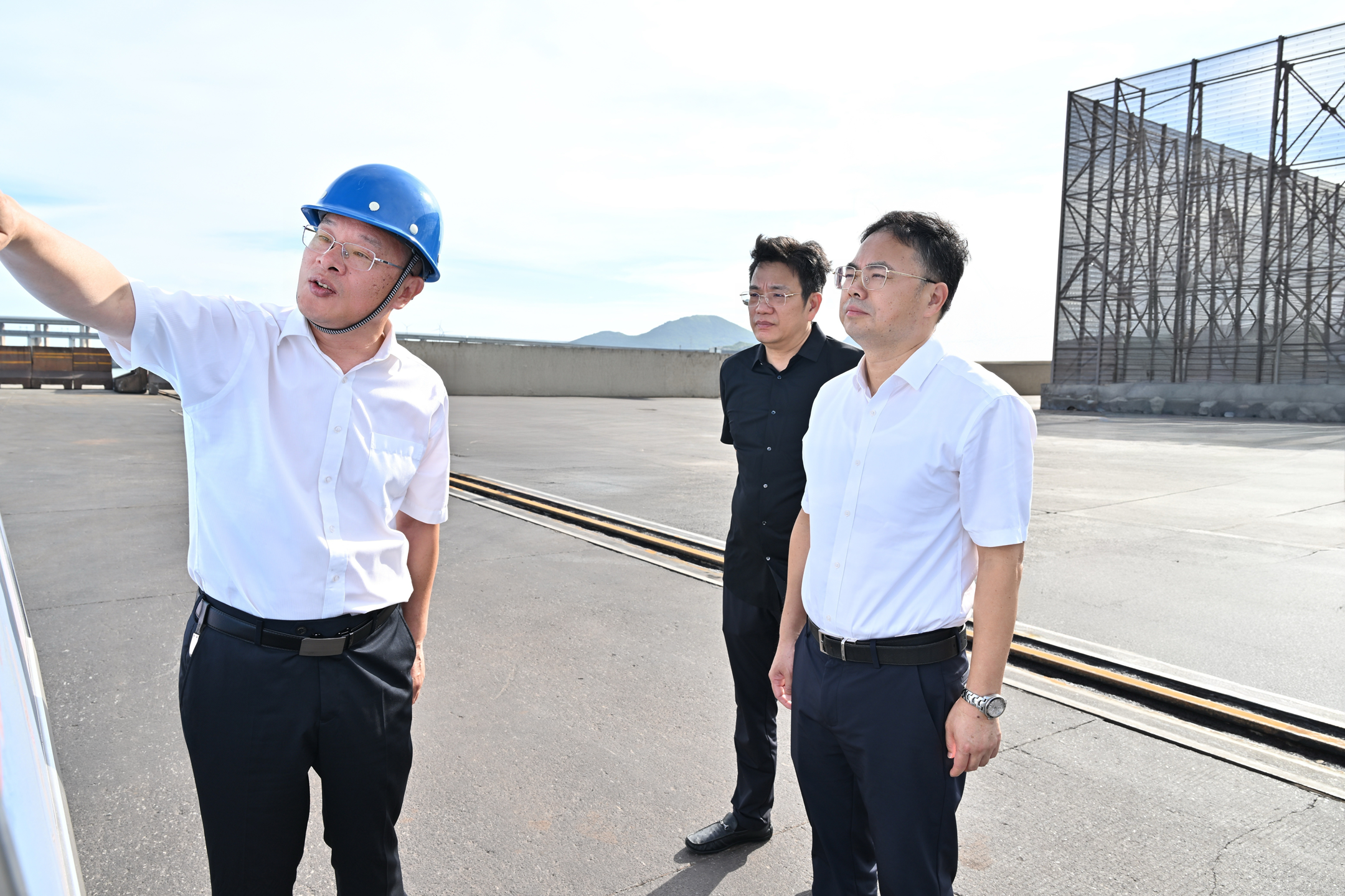 胡旭彬带队督导检查安全生产和生态环保整治有关工作