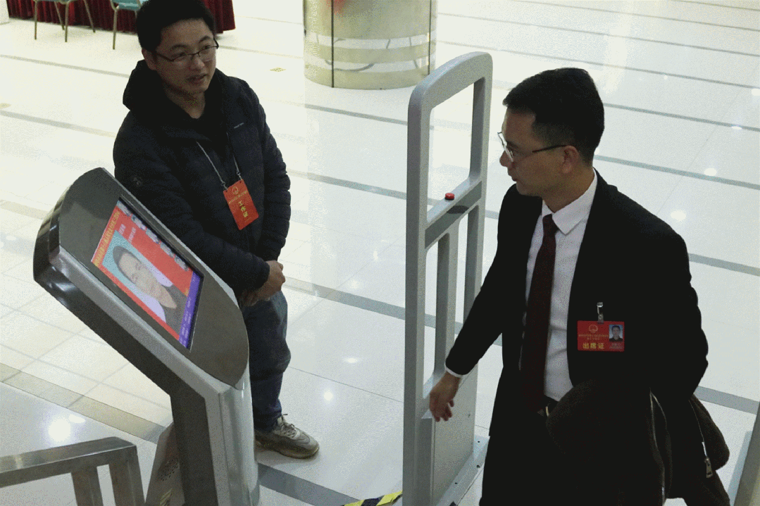 建言献策谈发展，履职尽责谋大计：人大代表今日报到