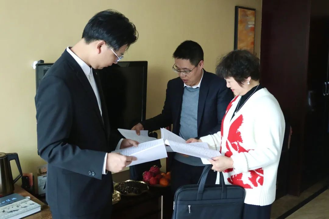 建言献策谈发展，履职尽责谋大计：人大代表今日报到