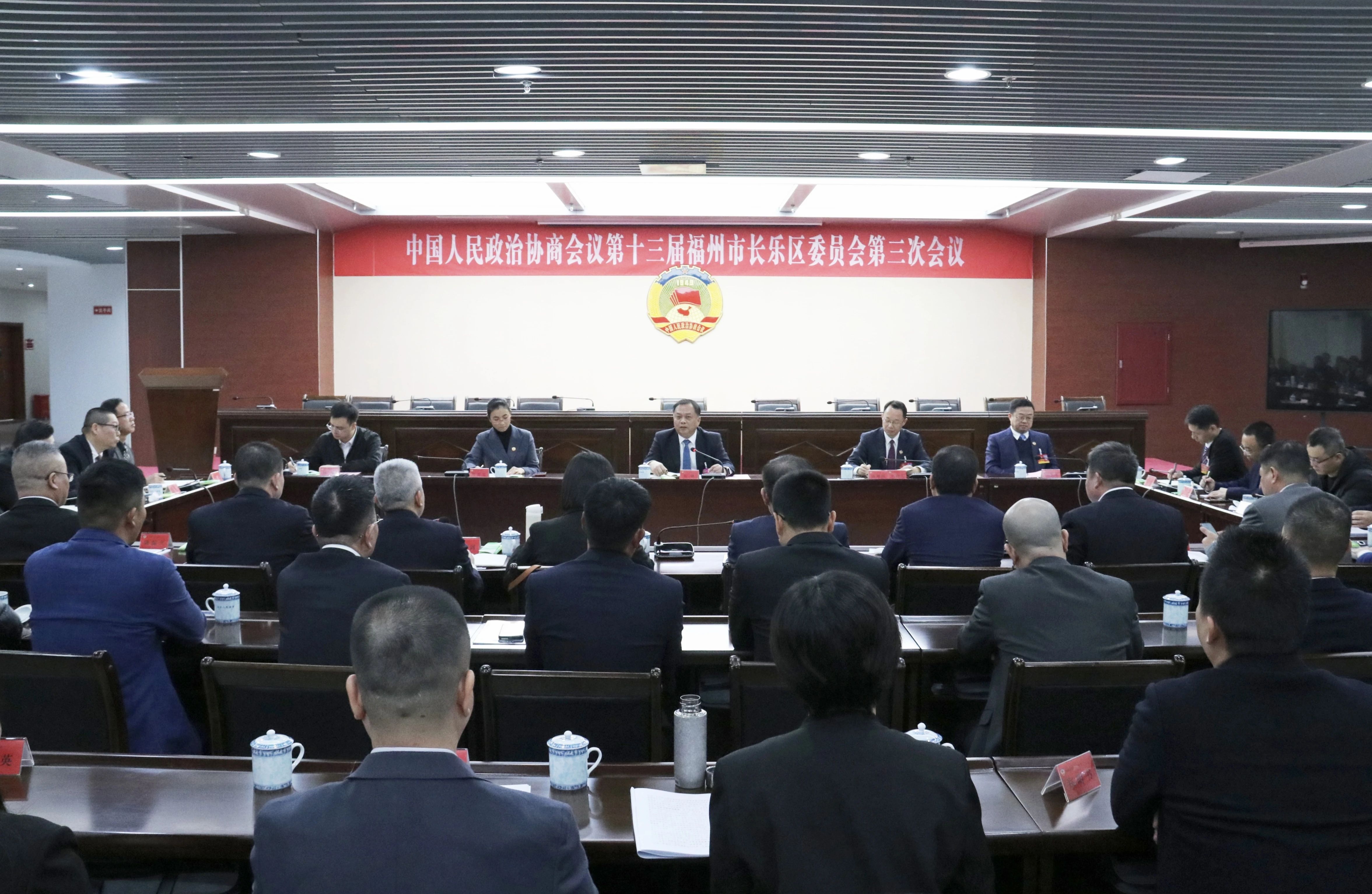 今天，张帆与政协委员议政事、谋发展……