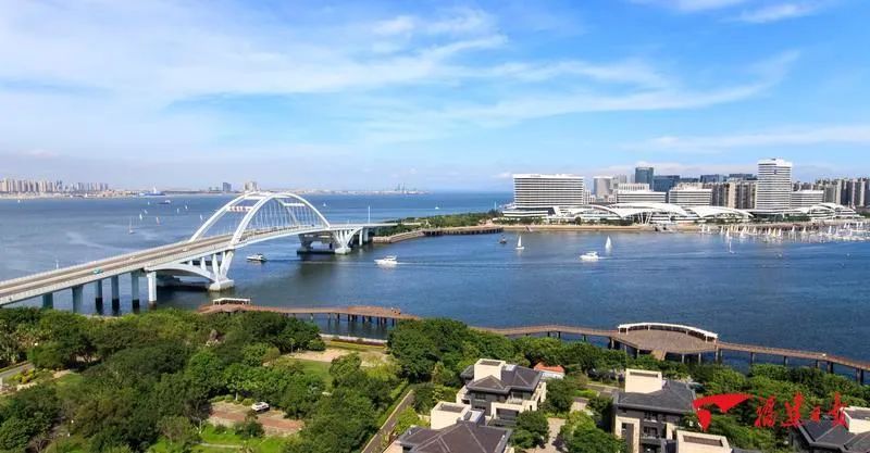 经济日报头版头条刊发长篇调研报道《鹭岛妆成》