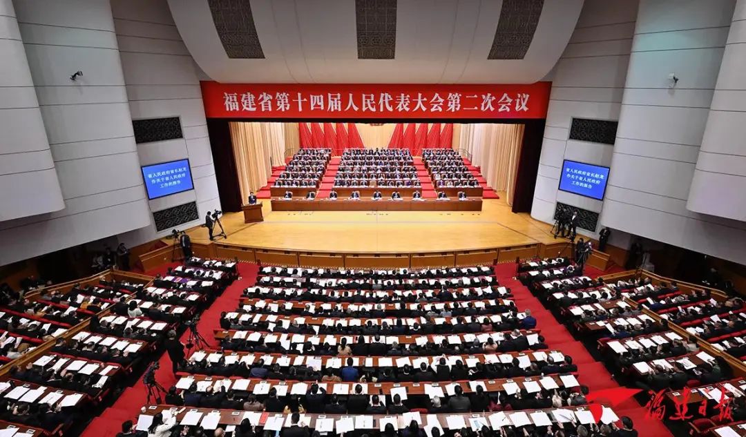 省十四届人大二次会议开幕 周祖翼主持 赵龙作政府工作报告