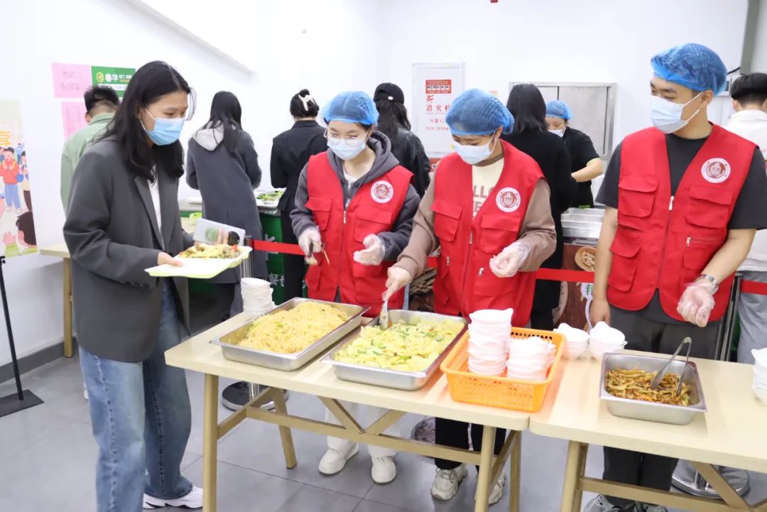 “哇！”长乐这所学校传出阵阵欢呼......