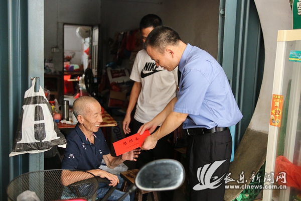 【网络中国节·中秋】中秋佳节送关怀 精准扶贫暖人心