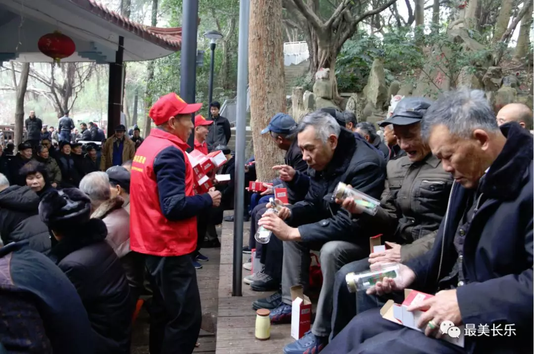 长乐塔山讲坛“换颜”后重新开讲，人气爆棚！