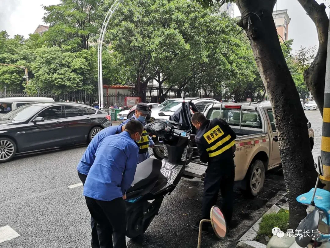 整治“两车”乱停放，动真格！