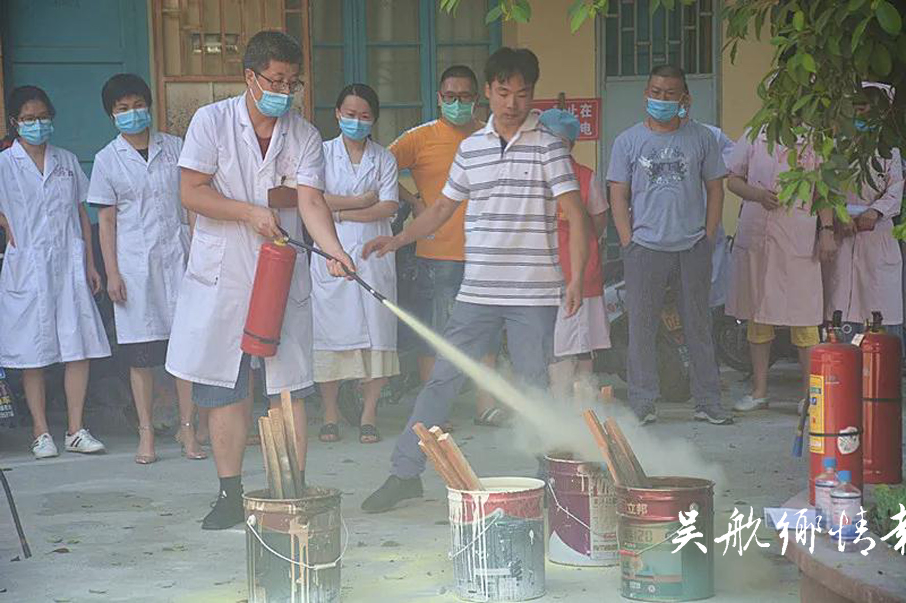 区中医院组织开展消防灭火演练