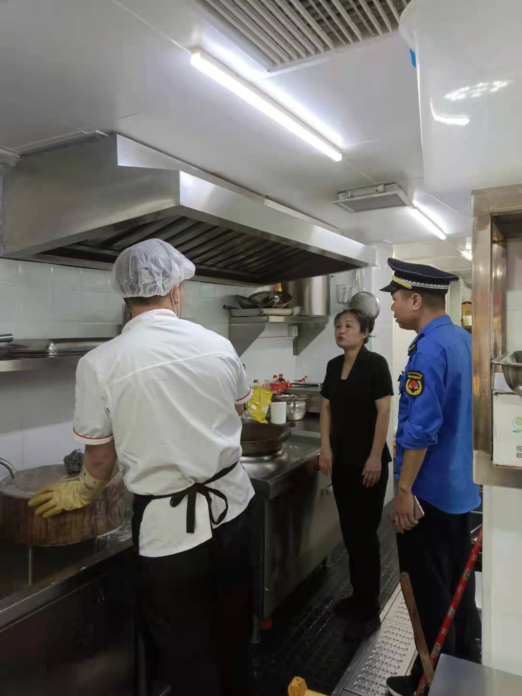 区城建监察大队持续做好食安城市创建工作