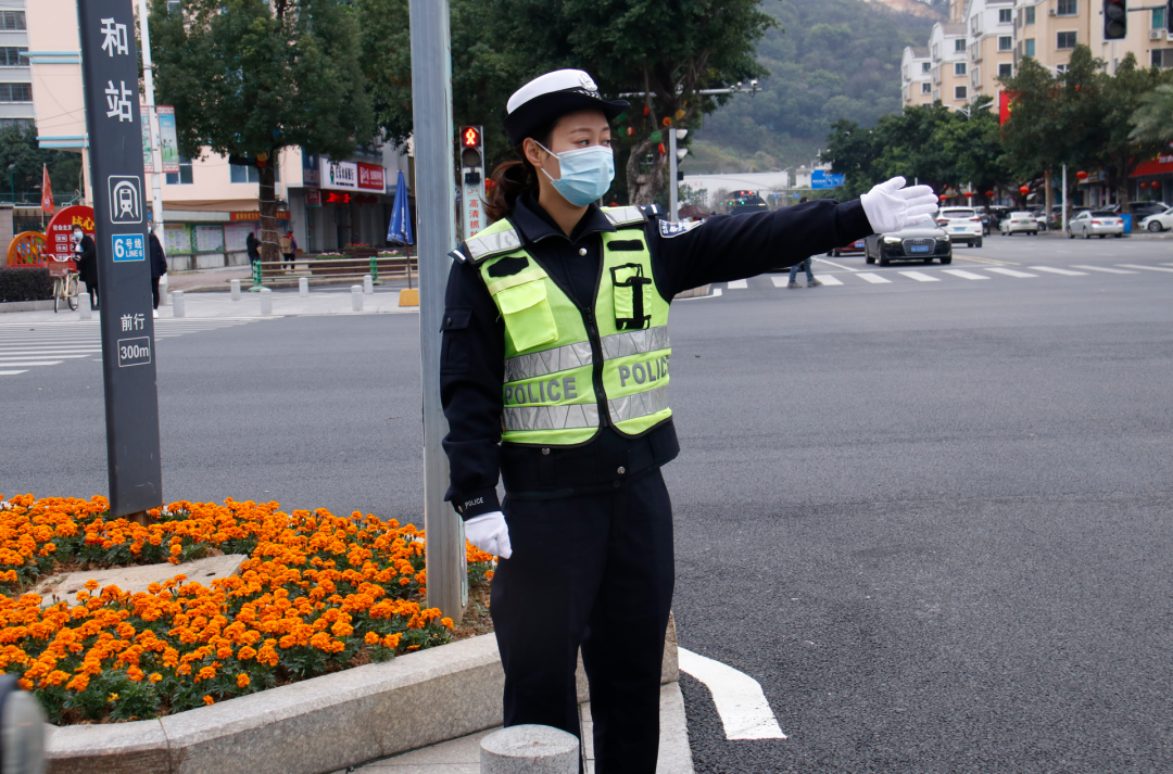 新春走基层丨春节假期，他们的身影让人心安