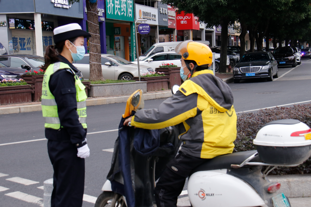 新春走基层丨春节假期，他们的身影让人心安