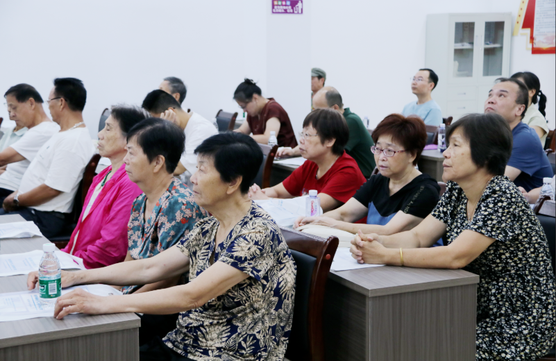 他们走进学校、社区，只为了做这件事……