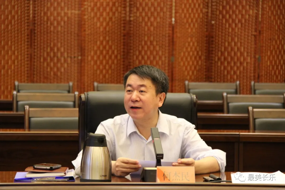 我区召开“十四五”规划编制征求意见暨重点企业“双百双千”增产增效行动座谈会