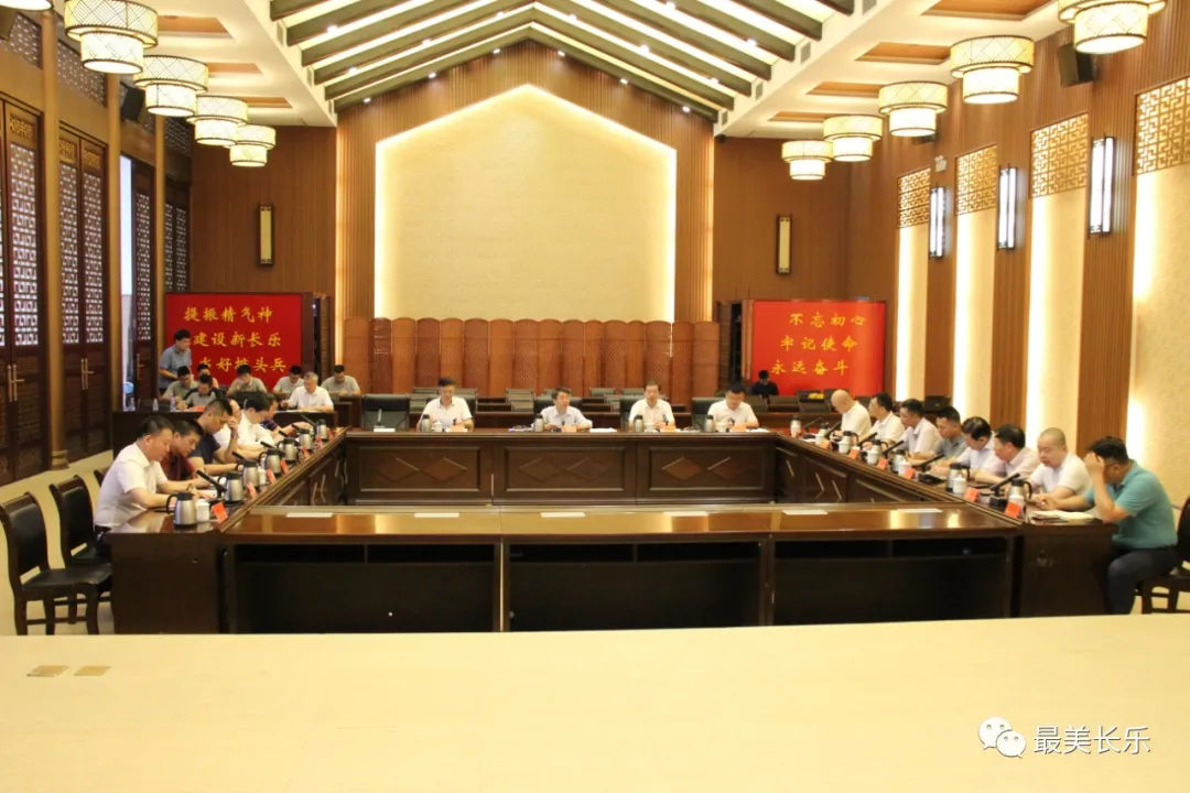 我区召开“十四五”规划编制征求意见暨重点企业“双百双千”增产增效行动座谈会