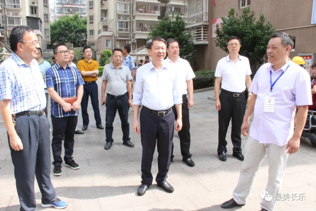 何杰民带队现场推动文明城市创建工作 何杰民带队现场推动文明城市创建工作