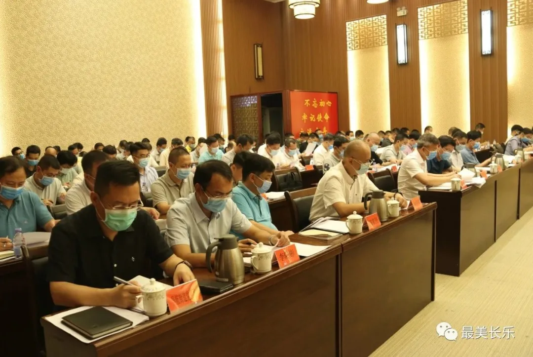 区委常委会会议召开 传达学习习近平总书记重要讲话重要文章重要回信精神