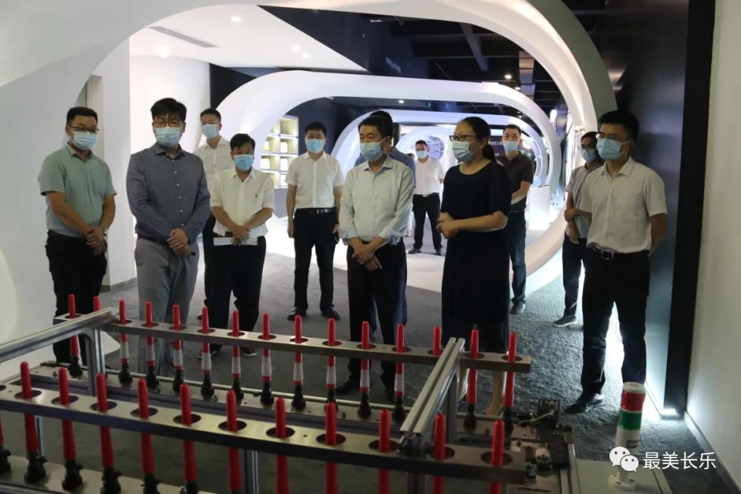 区领导开展“千名干部进千企·攻坚120天”服务企业活动