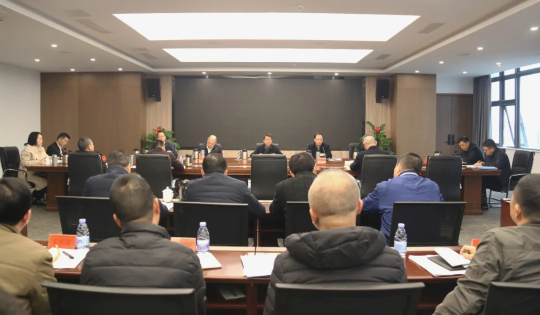 区委常委会召开会议 传达学习贯彻习近平总书记重要讲话指示文章精神