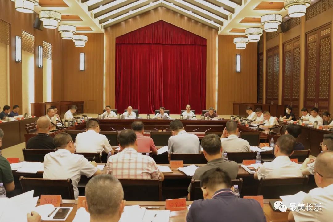 区委常委会召开会议 传达学习贯彻习近平总书记重要讲话致辞贺信文章精神