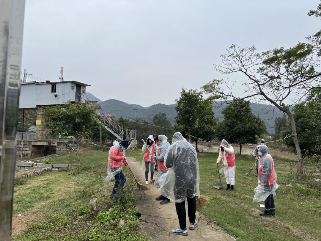 我区开展“护河爱水、清洁家园”行动