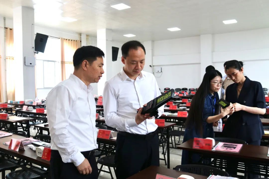 区领导检查基层防汛备汛及高考准备工作